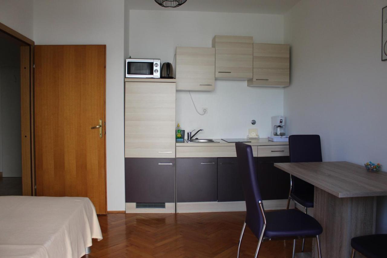Apartmani Mia Ядраново Екстериор снимка